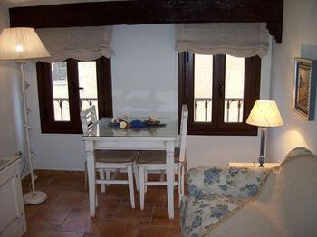 Boutique Dona Maria La Brava Apartment Plasencia
